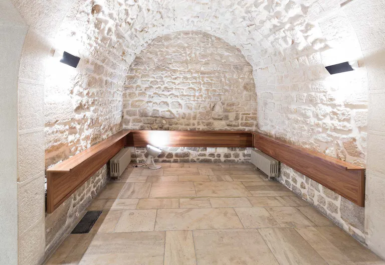 Unique Space on Île Saint-Louis - Image 2