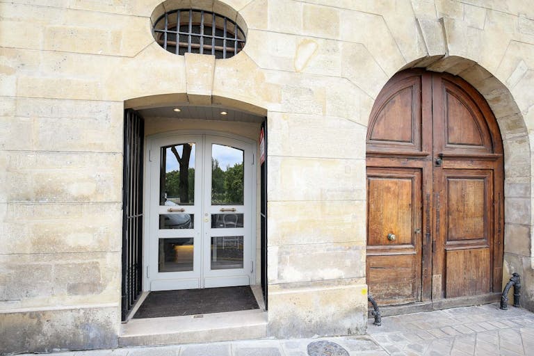 Unique Space on Île Saint-Louis - Image 4