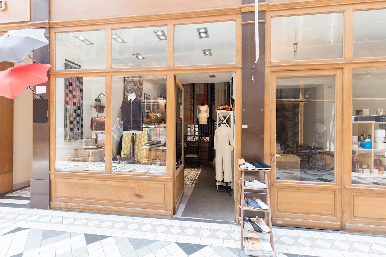 Charming Boutique in Paris 2nd - Image 2