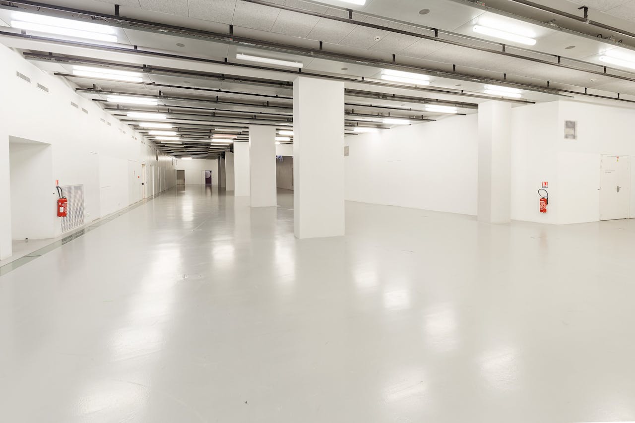 Exhibition Space in Réaumur - Image 0