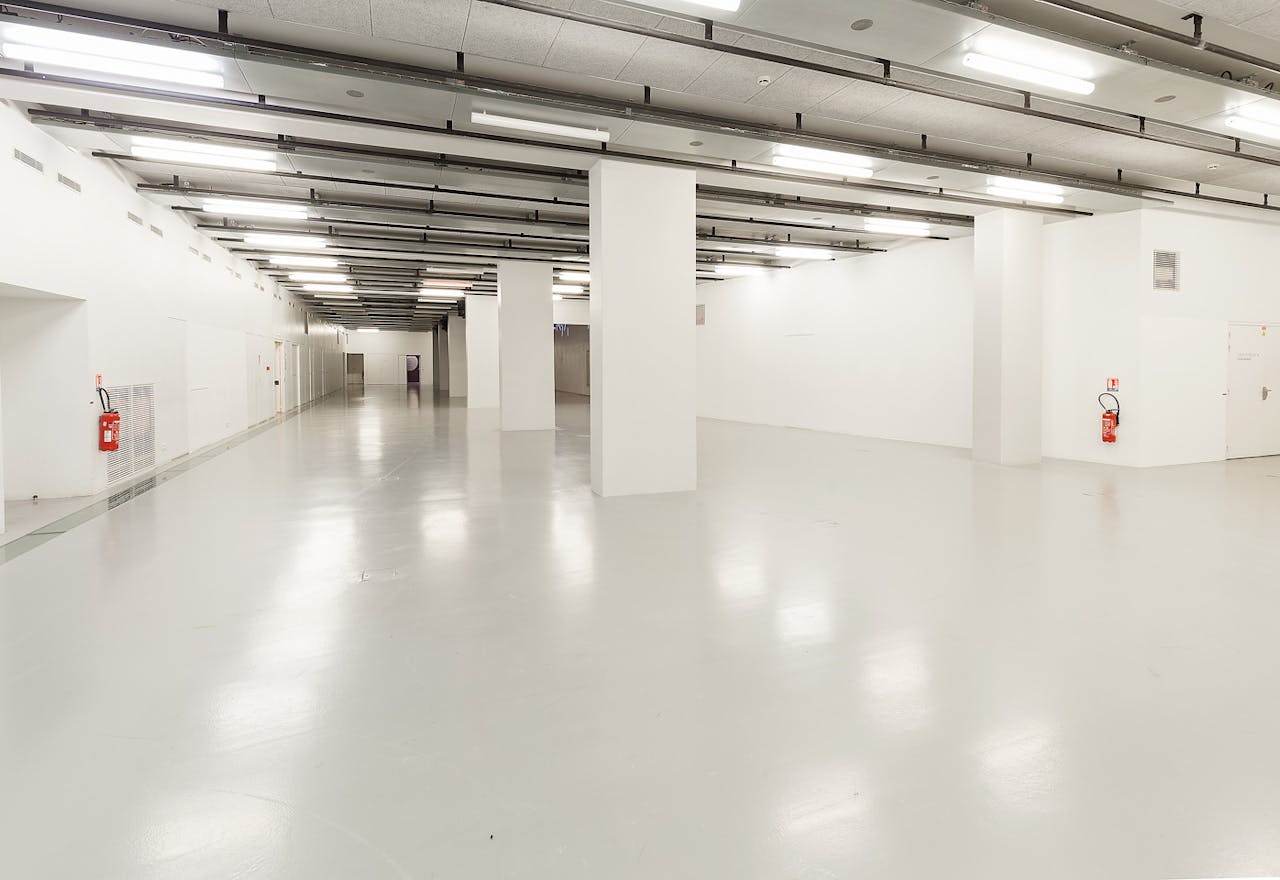 Exhibition Space in Réaumur - Image 0