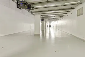 Exhibition Space in Réaumur - Image 1