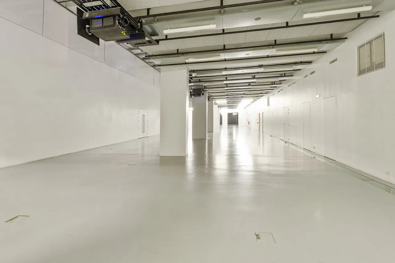 Exhibition Space in Réaumur - Image 1