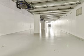 Exhibition Space in Réaumur - Image 1