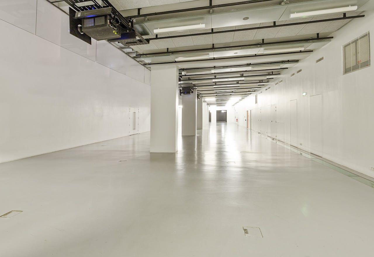 Exhibition Space in Réaumur - Image 1