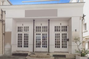 Bright Le Marais Fashion Showroom - Image 3