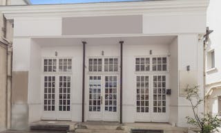 Bright Le Marais Fashion Showroom - Image 3