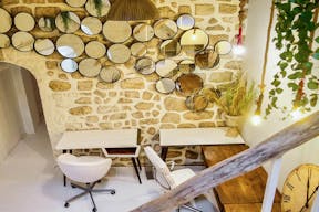 Unique Space in Paris 10th - Image 1