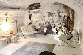 Unique Space in Paris 10th - Image 5