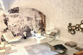 Unique Space in Paris 10th - Image 6
