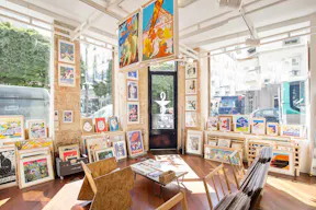 Pop-Up Shop Near République - Image 0