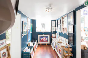 Pop-Up Shop Near République - Image 2