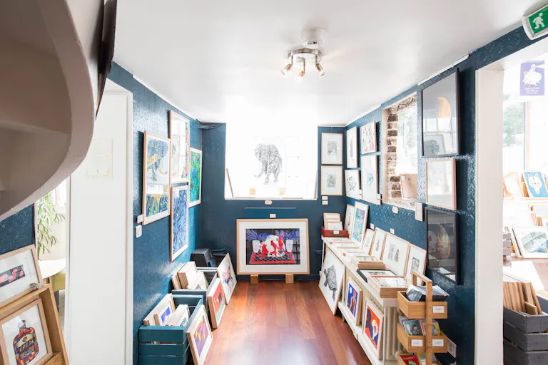 Pop-Up Shop Near République - Image 2