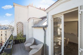 Modern Opéra Loft Space - Image 4