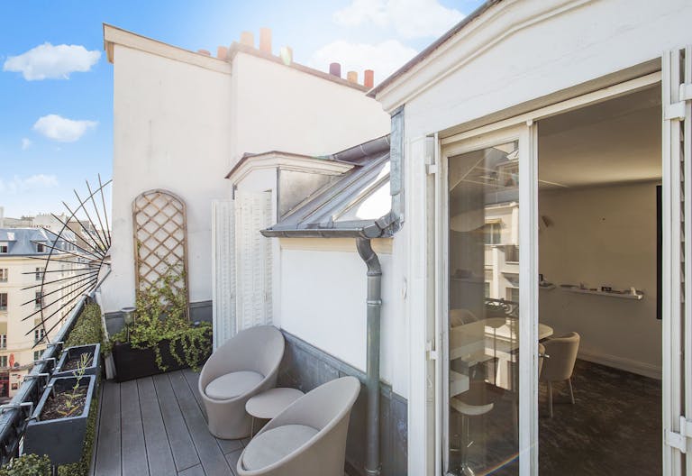 Modern Opéra Loft Space - Image 4