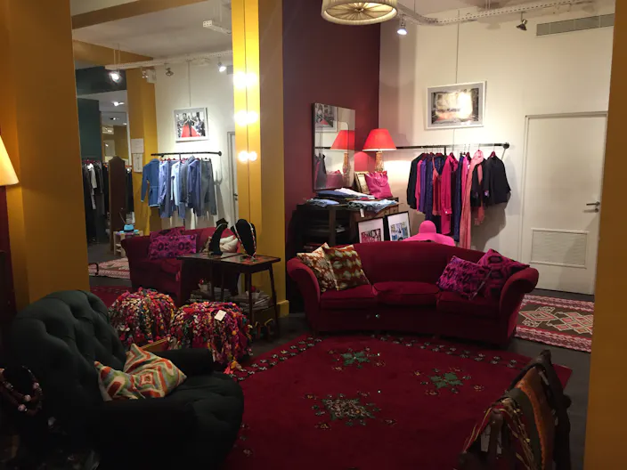 Retail Space in Palais Royal - Image 4