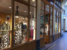 Retail Space in Palais Royal - Image 8