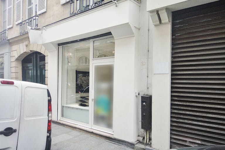 White-Box Gallery in Paris 6th - Image 2