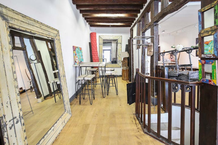 Art Gallery Space in Le Marais - Image 1