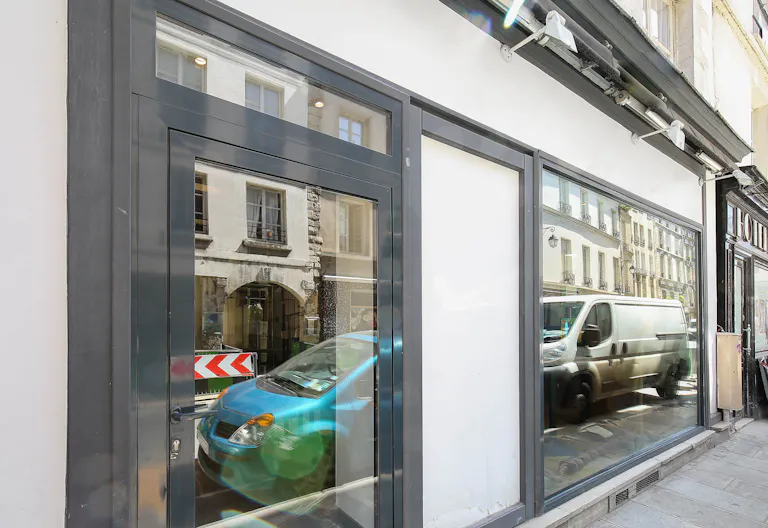 Art Gallery Space in Le Marais - Image 3