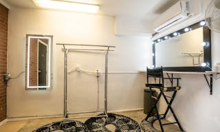 CYC Wall ground North Hollywood film studio green screen tech blue backdrops - Image 3