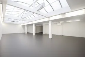 Spacious Gallery in the Jordaan - Image 1