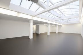 Spacious Gallery in the Jordaan - Image 3