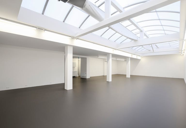 Spacious Gallery in the Jordaan - Image 3