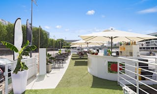 Beautiful Boat Venue on the Seine - Image 2