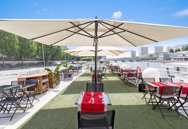 Beautiful Boat Venue on the Seine - Image 3