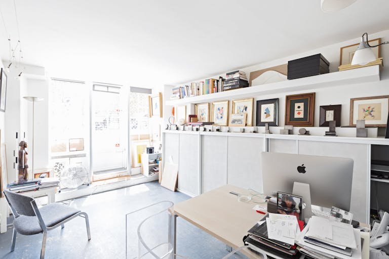 Cozy Gallery on Île de la Cité - Image 0