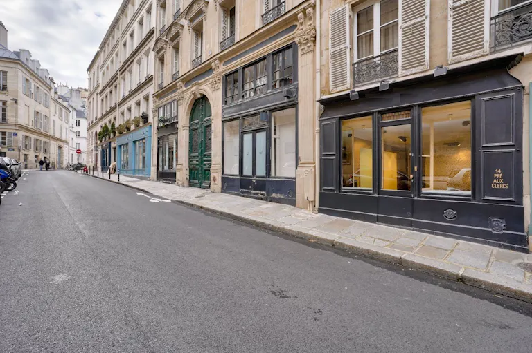 Pop-Up Boutique - Image 1