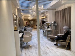 Gallery Space in Saint-Germain - Image 2