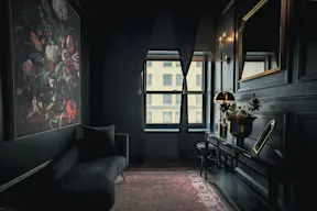 Upscale Loft on 5th with Furnished Rooftop & Fireplace, Sound System, Custom Lighting, Kitchen & Staff Provided - Image 9