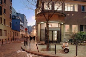 Sublime Gallery near Republique - Image 3