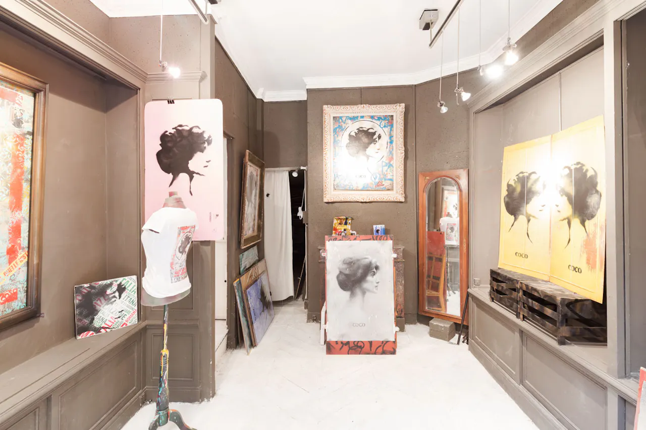 Gallery Space Near Palais Royal - Image 1