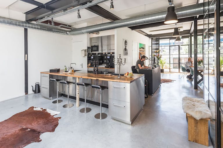 Modern Loft Space in East - Image 1