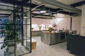 Modern Loft Space in East - Image 4