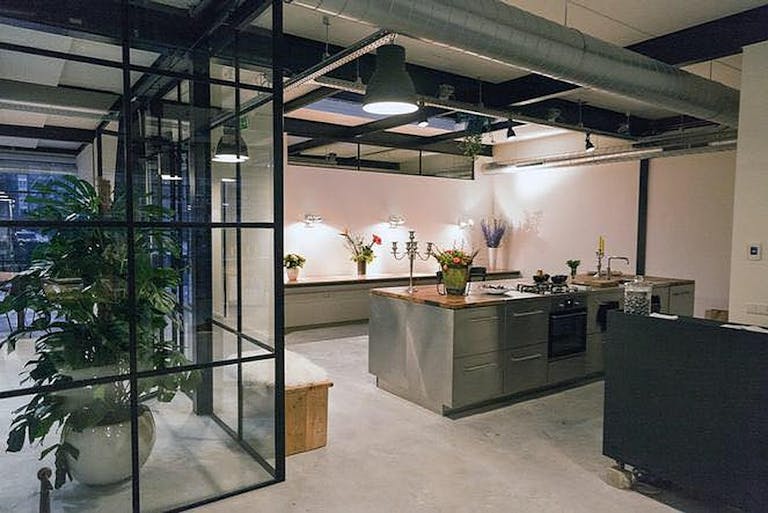 Modern Loft Space in East - Image 4