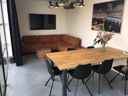 Modern Loft Space in East - Image 5