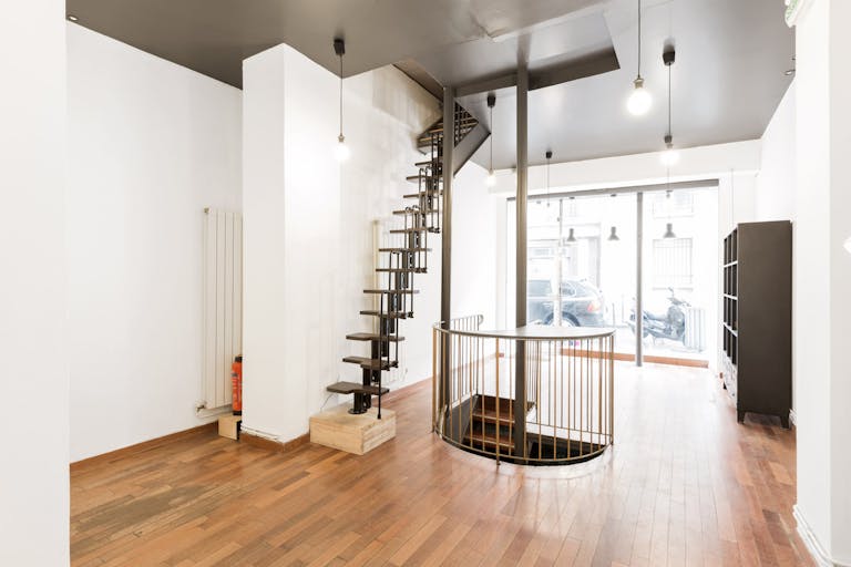 Pristine Retail Space in Le Marais - Image 0