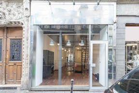 Pristine Retail Space in Le Marais - Image 3