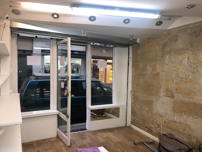 Cozy Boutique in Le Marais - Image 1