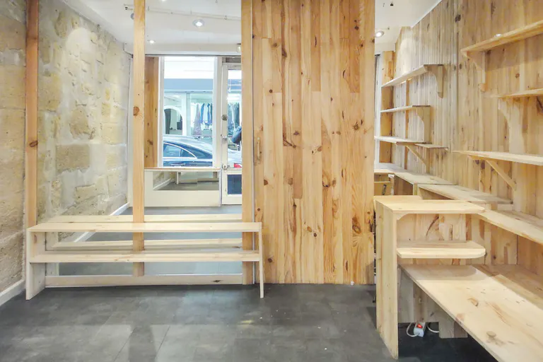 Cozy Boutique in Le Marais - Image 3