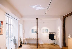 Bright Pop Up Boutique in Pigalle - Image 10