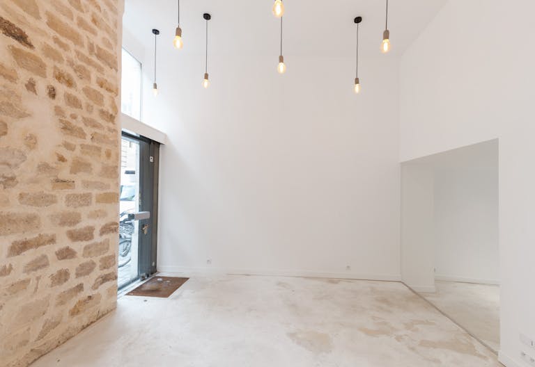 Tasteful Boutique in Le Marais - Image 1