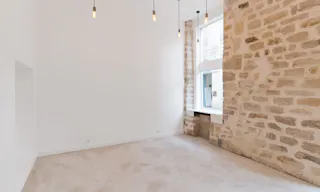Tasteful Boutique in Le Marais - Image 2