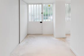 Tasteful Boutique in Le Marais - Image 4