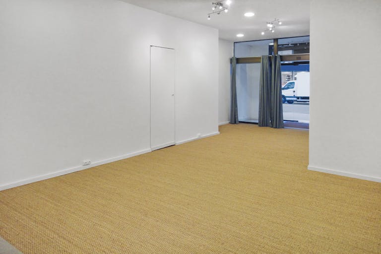 Classic Boutique in Louvre-Rivoli - Image 1