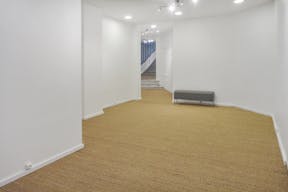 Classic Boutique in Louvre-Rivoli - Image 2